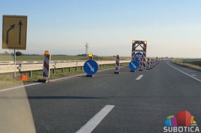 Naizmenično propuštanje vozila na deonici Subotica - Bajmok, kod kružnog toka