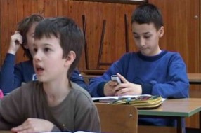 Korišćenje mobilnih telefona u osnovnim školama