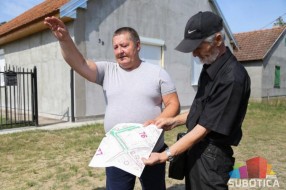 Stanovnici Đeri Ferenca žele da probiju put, komšija daruje zemlju, ali...