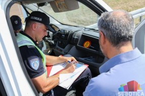 Isključeni iz saobraćaja zbog vožnje pod uticajem marihuane i teške alkoholisanosti