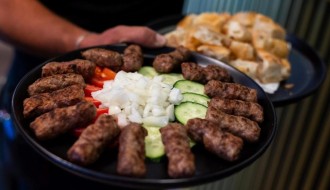 Ćevabdžinica "S lounge - Sarajka 1974" - mesto gde se tradicija i modernost spajaju na jedinstven način