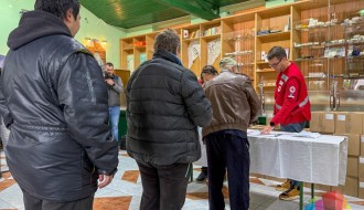 Crveni krst obeležio Svetski dan borbe protiv siromaštva podelom 3.000 paketa pomoći