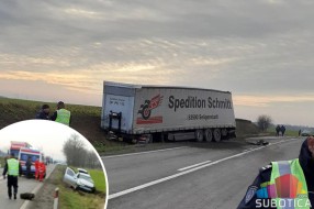 Teška saobraćajna nezgoda kod Bajmoka, poginuo vozač automobila, posle dva časa prohodno