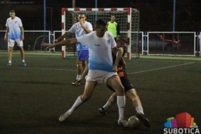 Mali fudbal: Večeras finale Letnjeg turnira u Prvomaјskoj