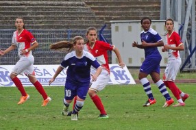 Fudbal: "Golubice" bolje od "lala" na startu prvenstva
