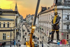 Postavljen spomenik kralju Petru Prvom Karađorđeviću