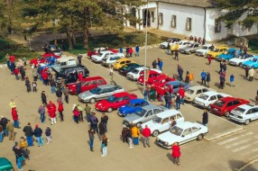 Otvorena sezona oldtajmera, skup u Panoniji okupio više od 60 vozila