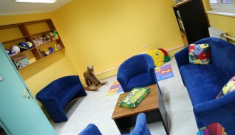 Obnovljena prostorija za susrete dece i roditelja koji ne žive zajedno