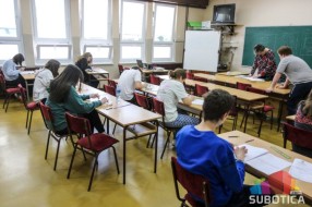 Testom iz matematike počelo polaganje probne male mature
