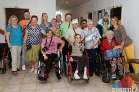 Izložba slika "Ples u bojama" korisnika Gerontološkog centra