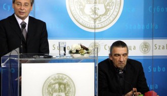 Doček Nove godine na Gradskom trgu uz tamburaše i pop rok hitove