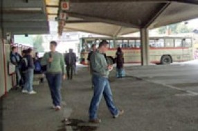 Pijan pokušao da vozi autobus pun putnika
