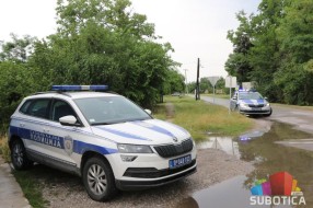Prilikom hapšenja se zaleteo autom na policiju, pronađena veća količina droge