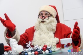Decu ne smemo da razočaramo – poručuje najpoznatiji subotički Deda Mraz
