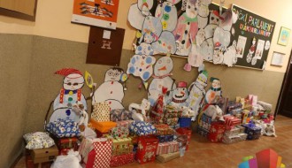 Deca iz OŠ "Ivan Goran Kovačić" sakupila preko stotinu novogodišnjih paketića za vršnjake drugih škola