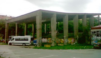 Ništa od rušenja skeleta u centru