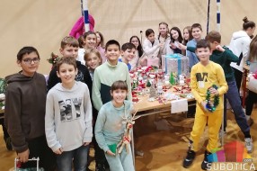 Učenici iz "Sonje Marinković" kroz humanitarne akcije tokom decembra prikupili skoro 400 hiljada dinara za Sofiju i Lea