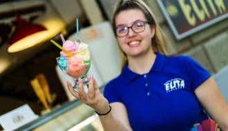 Spoj tradicionalnog kvaliteta i najnovijih ukusa u kugli sladoleda u poslastičarnici "Elita"