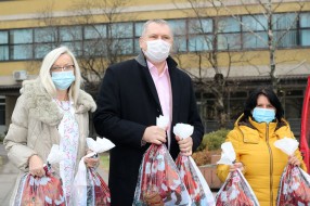 Fondacija "Bačka štifung" obezbedila 2.000 paketića za decu iz socijalno ugroženih porodica