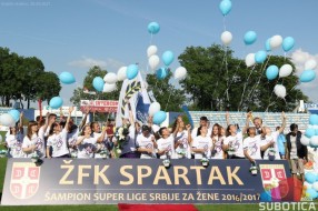 Šampionsko slavlje fudbalerki i nekorektan gest FSS