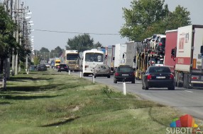 Kilometarske kolone kamiona na Kelebiji, otežan prilaz za putnička vozila