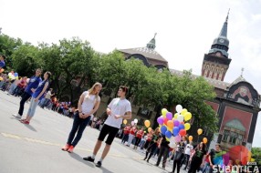 Maturanti srednjih škola plesali na gradskom Trgu