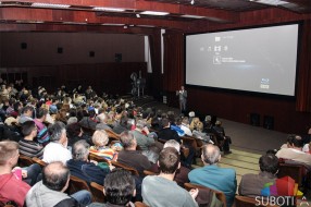 Puna sala na premijeri filma "Težina lanaca 2"