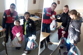 Novogodišnji paketići podeljeni deci korisnika Narodne kuhinje
