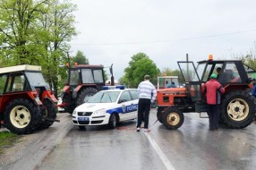 Pregovori paora i Vlade propali u poslednjem trenutku, sve više blokada po Srbiji