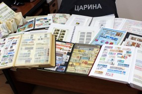 Zaplenjene vredne kolekcije sa više od 30.000 poštanskih maraka