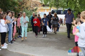 Deca sa Kosmeta stigla kod svojih vršnjaka u Suboticu