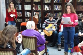 Poseta Đačkog parlamenta OŠ "Sonja Marinković" Gerontološkom centru