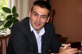Miloš Stanković: Zatvaramo se u svet televizije i računara