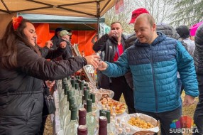 U Ljutovu održan XVII Festival mlade rakije – Dunja zasijala kao kraljica žestine