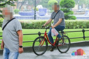 Policija uputila apel biciklistima: Prvo sigurnost, pa uživanje u vožnji!
