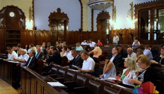 Skupština: Produženi mandati za šest direktora