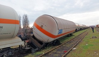 Tri cisterne pune propilena iskliznule sa šina, nema opasnosti od curenja