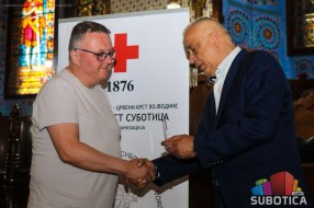 Nagrađeni jubilarni dobrovoljni davaoci krvi