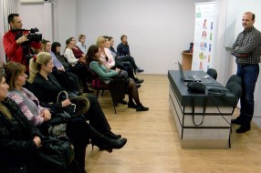 Počela "Škola bezbednog roditeljstva"
