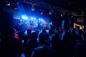 Zadovoljna publika i organizatori 10. jubilarnog Etnofesta