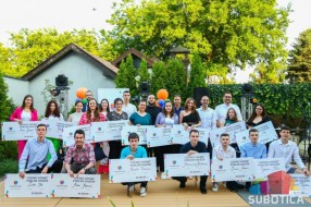 Organizacija "IT Subotica 2030" i ove godine nagradila najbolje subotičke srednjoškolce