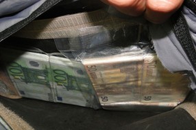 Student iz Crne Gore uhvaćen na prelazu na Horgošu u posedu preko 60.000 evra