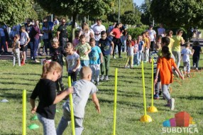 Vežbanjem uz muziku obeležen Međunarodni dan fizičke aktivnosti