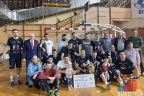 Mali fudbal: "Šeki enterijeri Real impeks" pobednik 47. Novogodišnjeg turnira