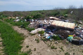 Divlja deponija kod natputnjaka Y kraka