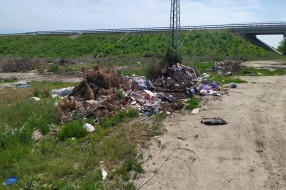 Divlja deponija kod natputnjaka Y kraka