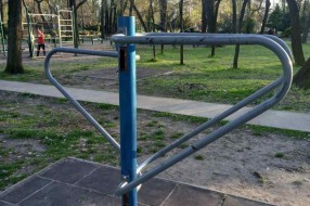 Dve sprave u Dudovoj šumi polomljene