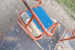 Loše stanje igrališta u Petrinjskoj ulici (Teslino naselje)