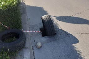 Rupa na Senćanskom putu, nedostaje rešetka na šahti