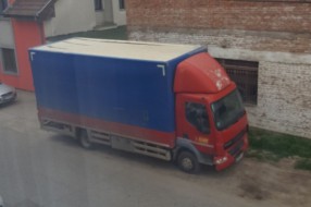 Povremeno neprohodan put zbog istovara u ulici Branka Radičevića